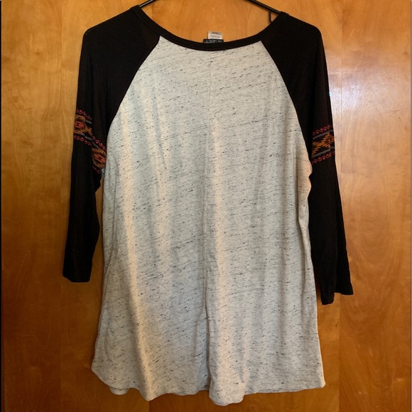 Daytrip 3/4 Sleeve Shirt - Picture 2 of 8